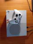 Vând Xbox one s in stare foarte buna