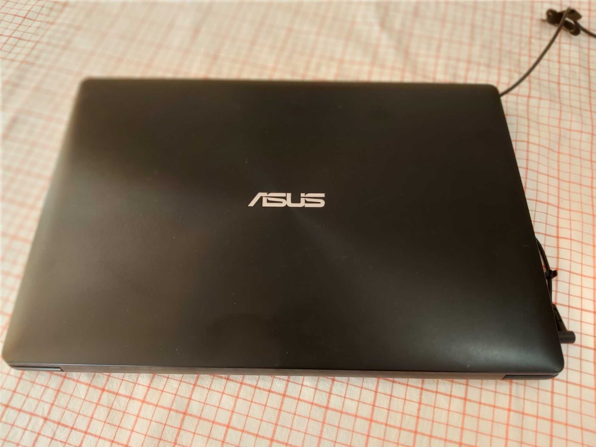 Лаптоп ASUS за 245 лв.