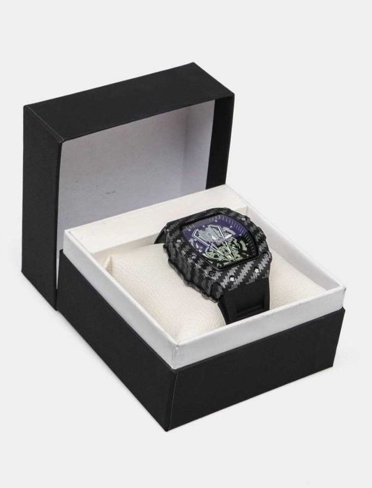 Erkaklar qol soati kvarts mexanizm va sana korsatkichli, qutisi bilan.