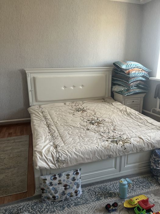 Бу Кровать в хорошем состоянии