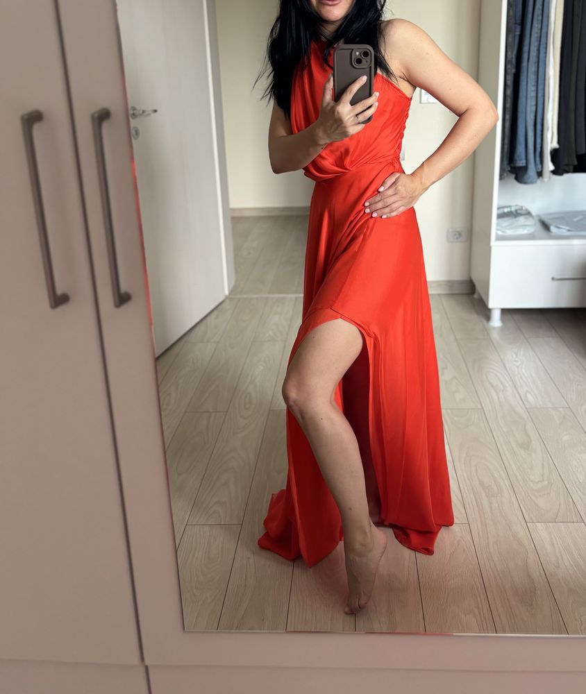 Irina Schrotter rochie pe un umar, din voal de mătase naturală