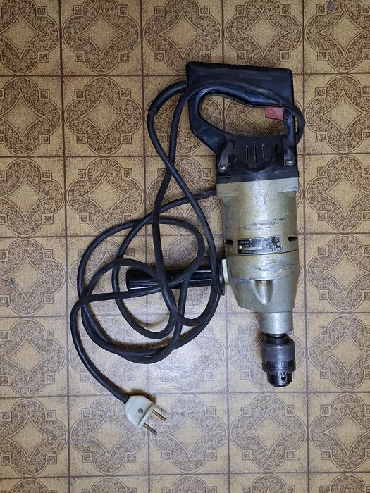 Польская мощная дрель.