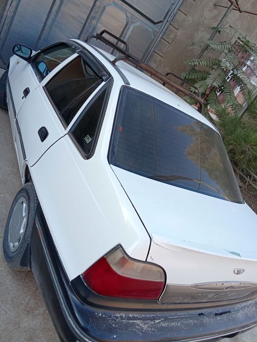 Nexia 1 sotiladi, 2003 yili, 3 krug yurgan, 4 balonlari yangi, metan