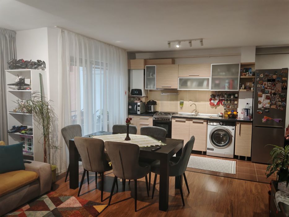 Apartament 3 camere, mobilat, utilat si 2 parcari, zona Terra