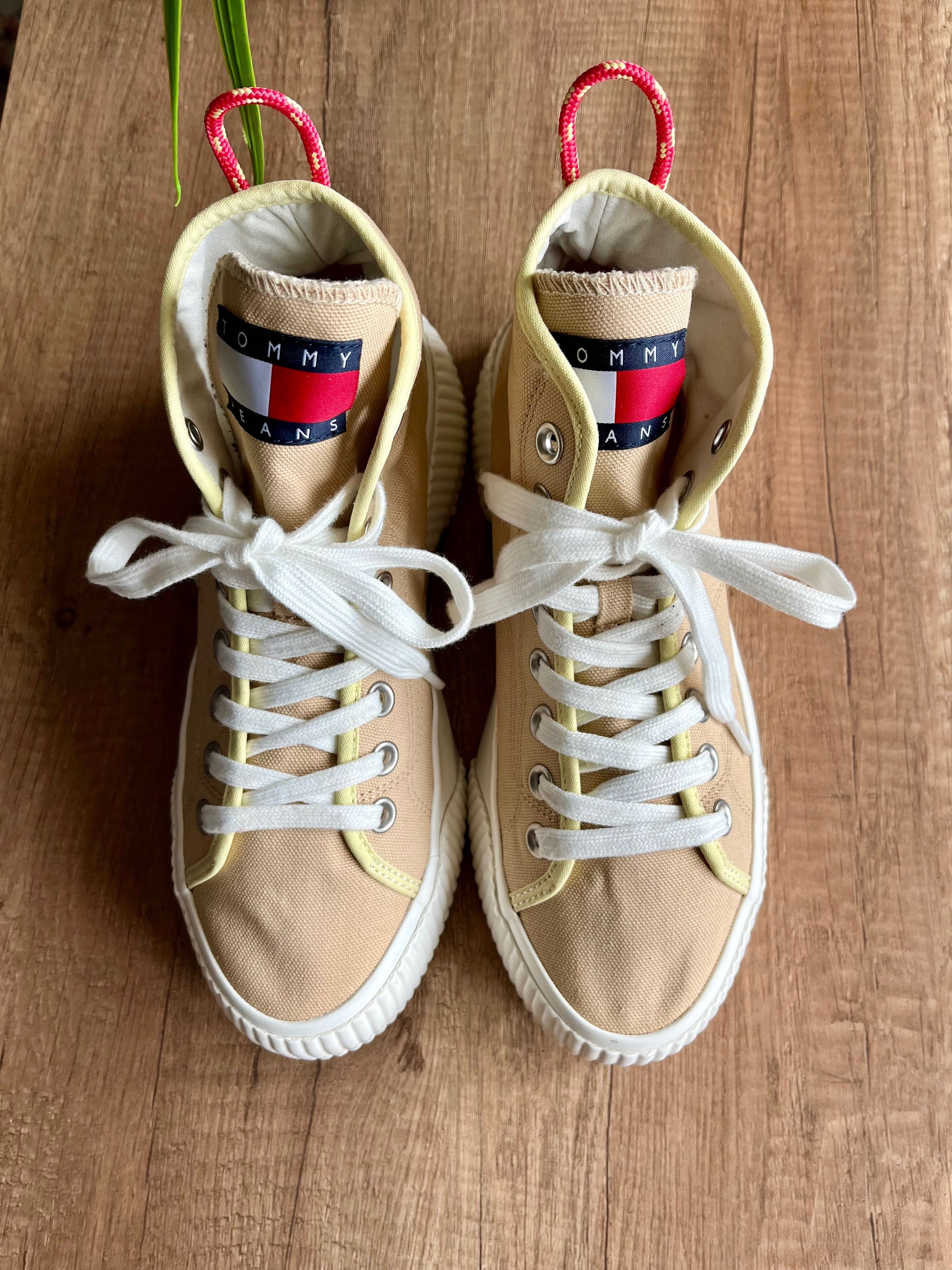 Дамски кецове Tommy Jeans
