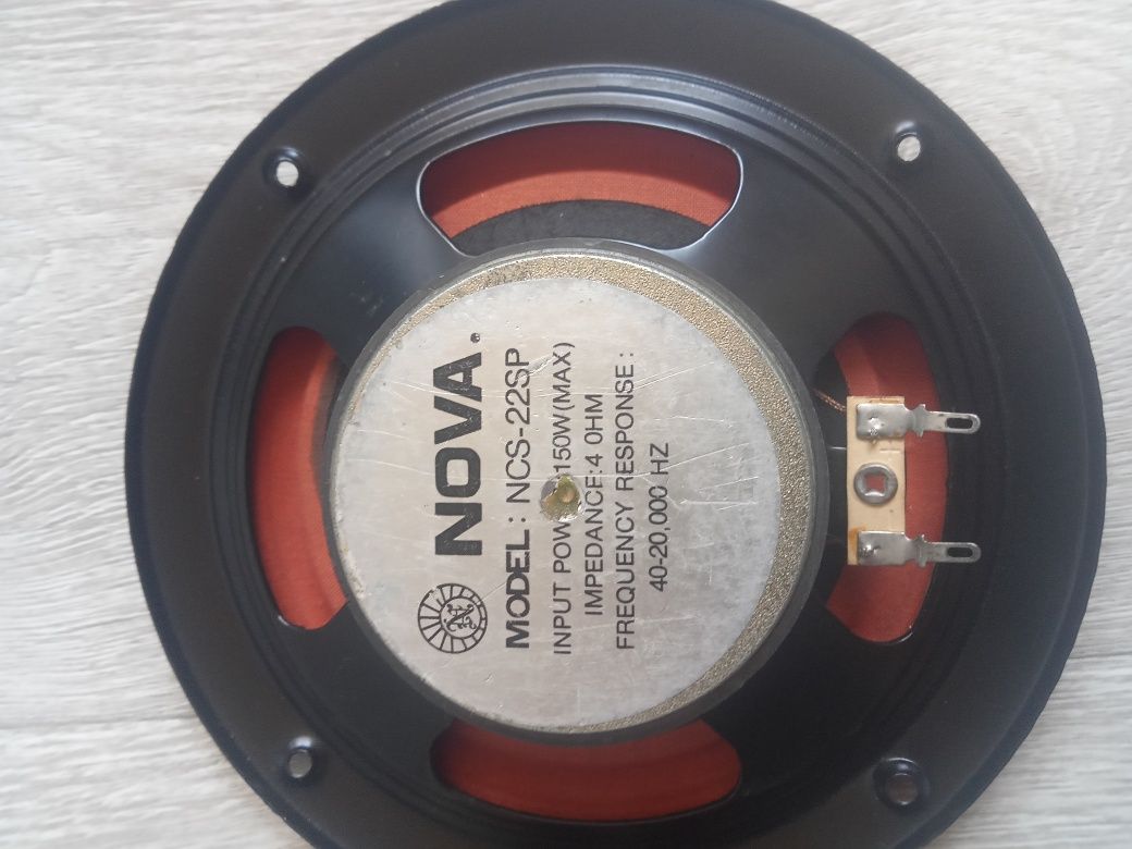 Продам калонки NOVA 16см в отличном состоянии.