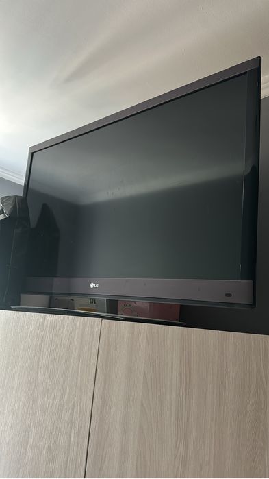Продам телелевизор lg