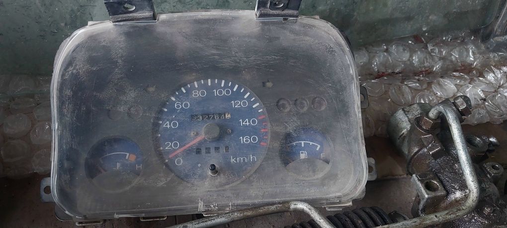 Tiko B U zapchari karbirator,tormoz vakum,zadni most