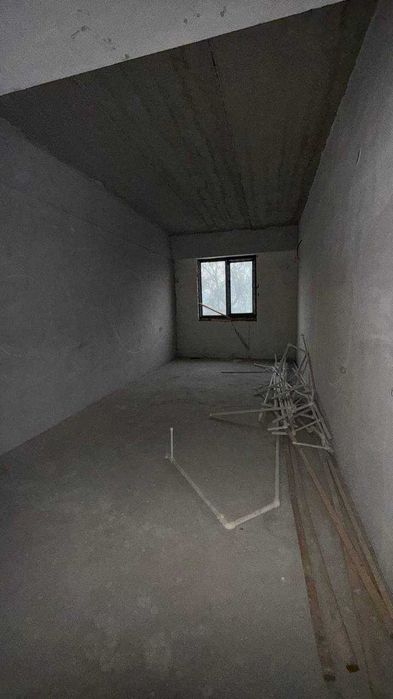 81м2 2хоналик, 3 хона килса булади (центр 2-мактаб)