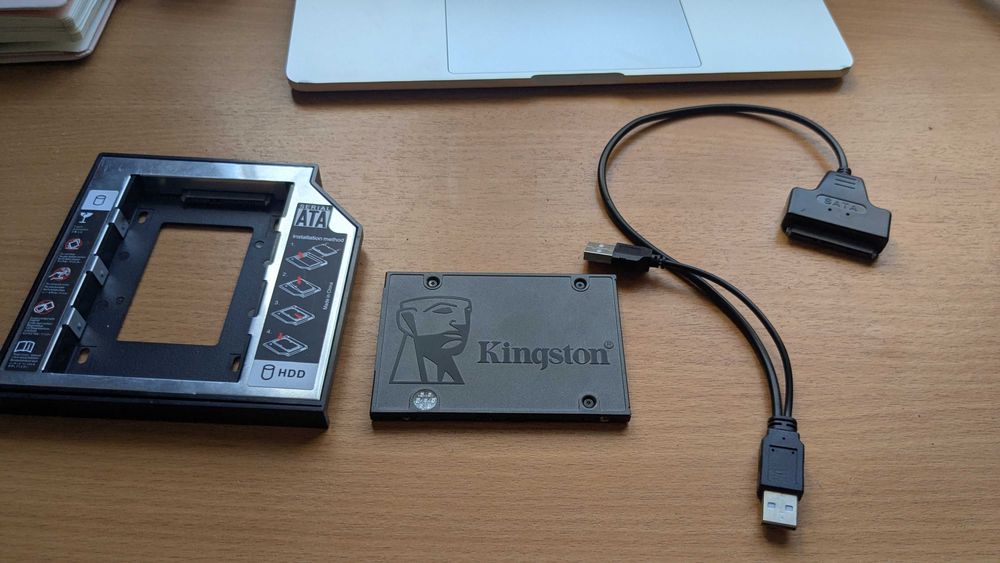 SSD диск на 240 гб вместе с переходником