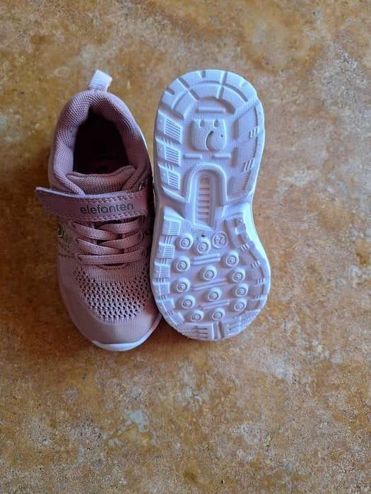 Vând adidași copii Elefanten24