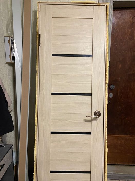 Продам две двери