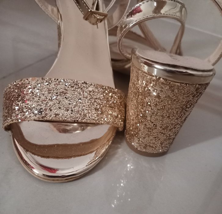 Sandale marca KOTON nepurtate