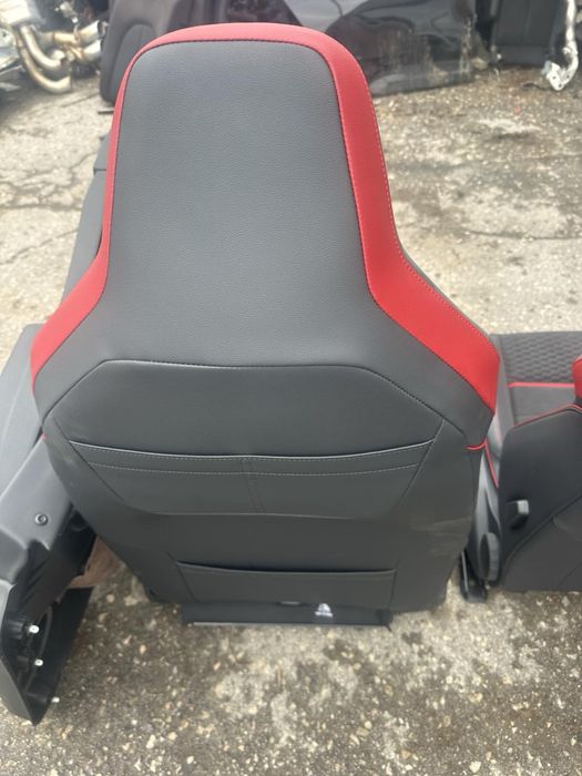 Кожен салон със алкантара Vw Golf 8 GTI Performance