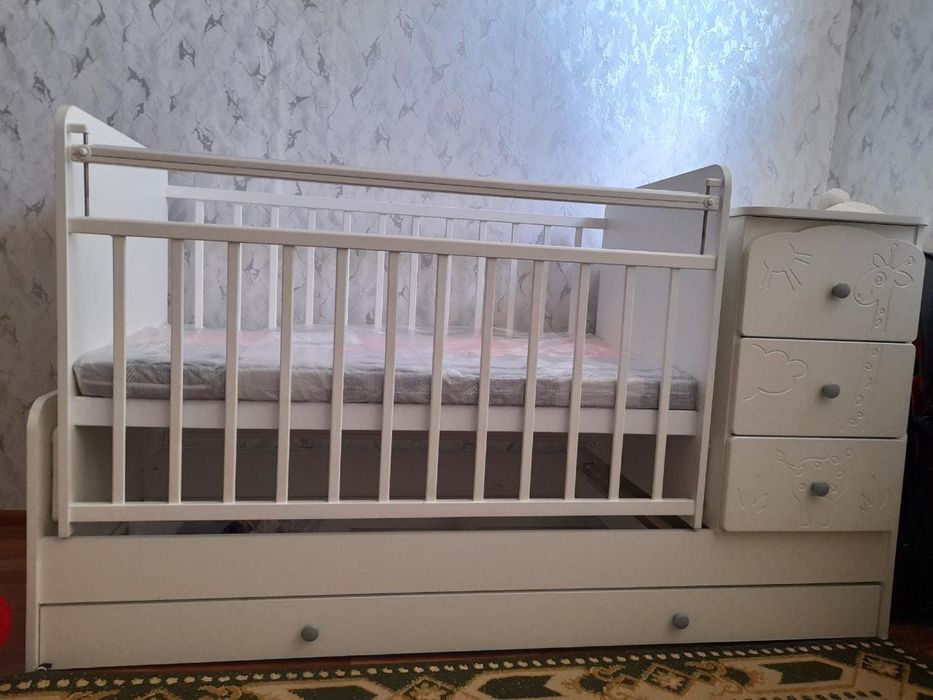 Продам детскую кроватку (монеж)