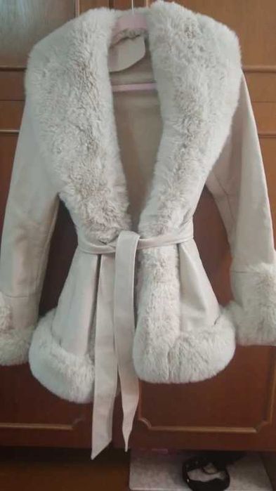 Haina blana artificiala