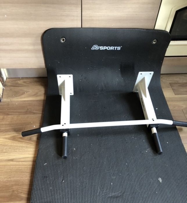Bara de tractiuni cu prindere pe perete,Germania rezista la 200 kg nou