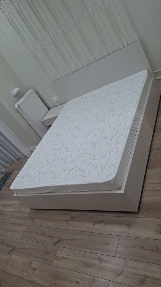 Продам новую кровать с матрасом размер 160/200