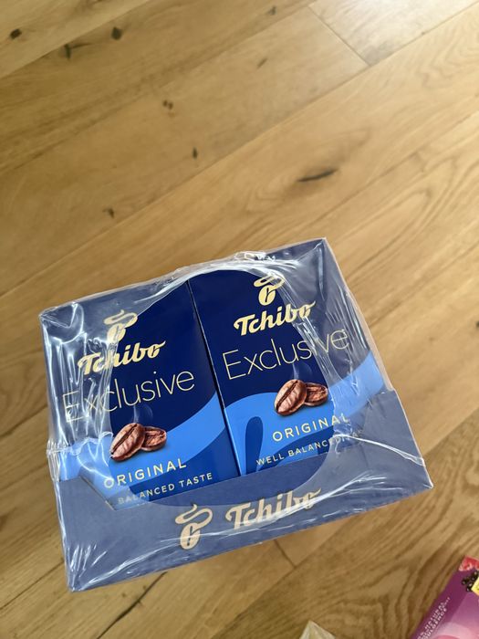 Vand un bax cafea Tchibo Exclusive si ceai Lipton si Fares pret f bun