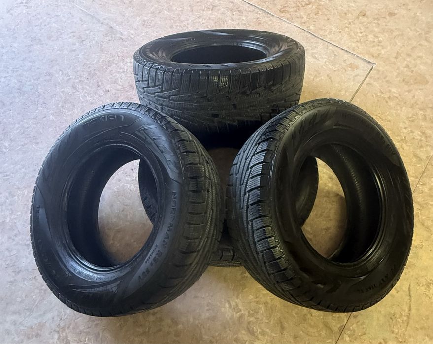 Продаю шины Nokian  265/65 R17
