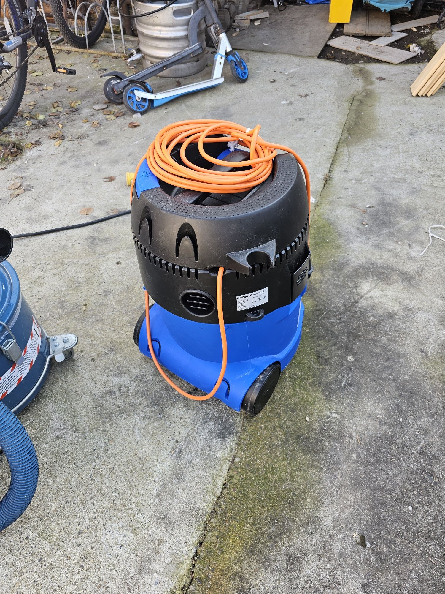 Aspirator umed/uscat BERNER (milwaukee)28L 1500w