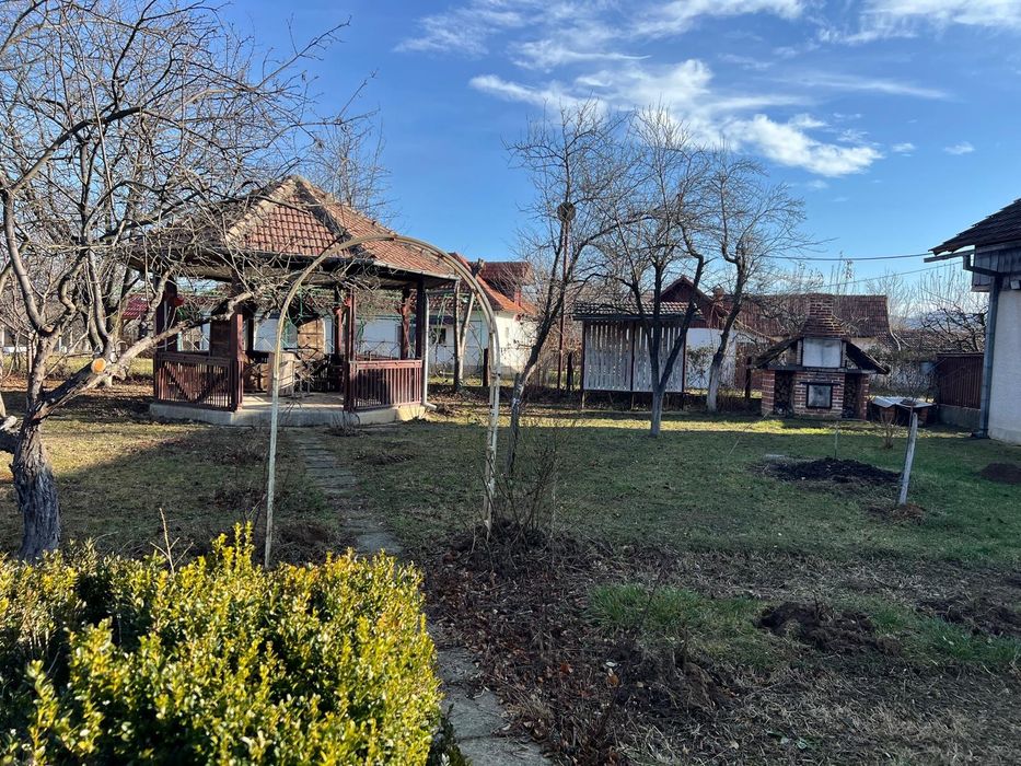 Casă cu Teren, Intravilan – Zona Ponoarele, Județul Mehedinți
