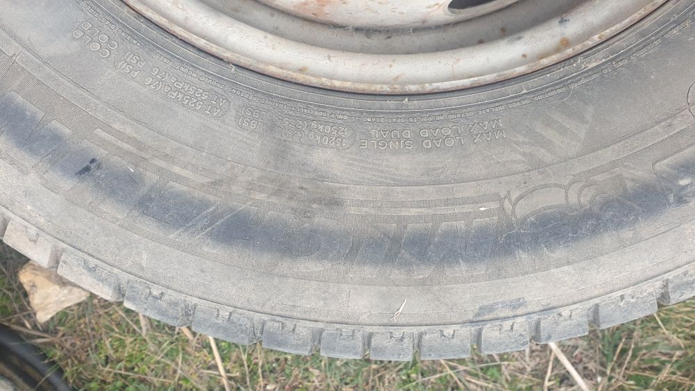 Джанти с гуми 225 75 16 С