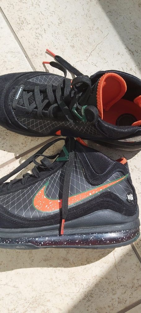 Nike Lebron 7 , foarte buni