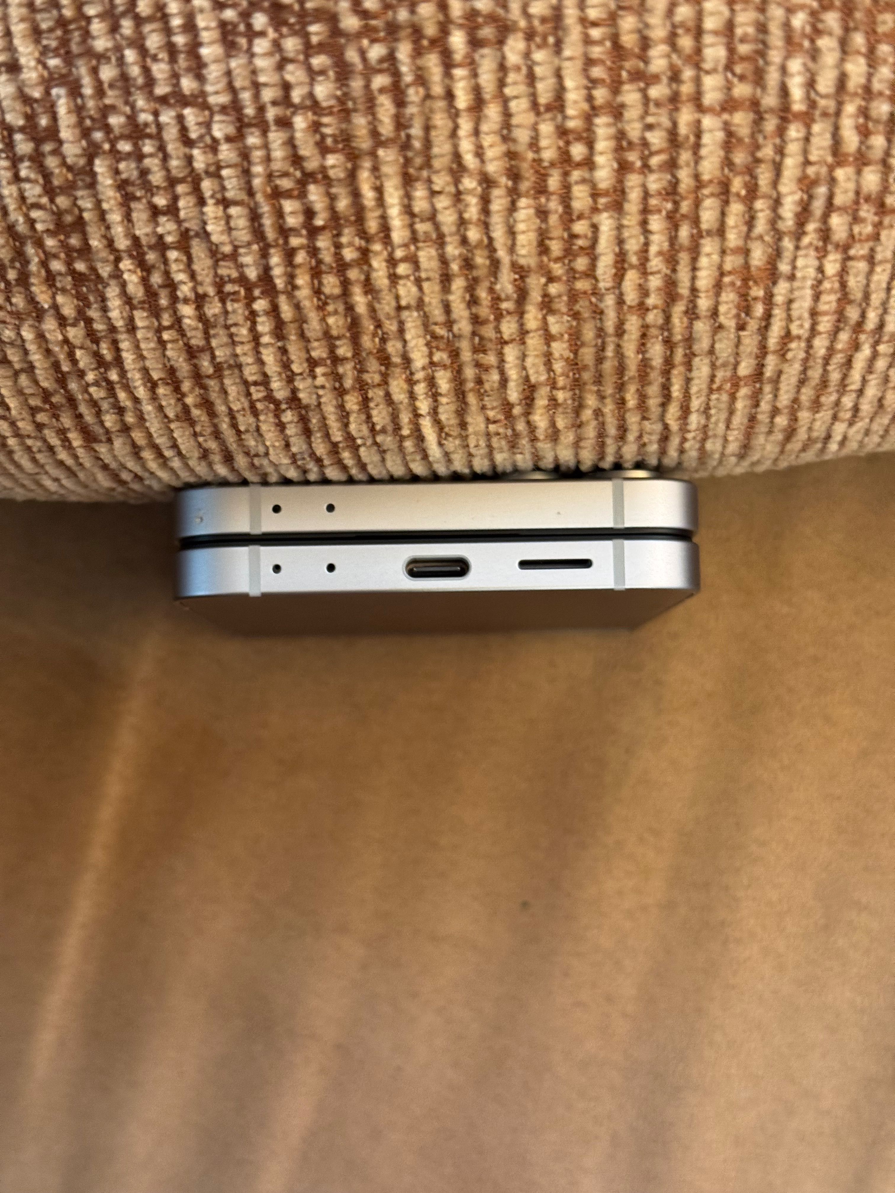 SAMSUNG Galaxy Z Flip 6 (2024) - сребрист