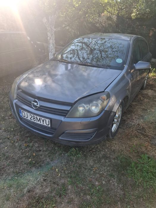 Vind opel Astra H.fabricatie 2005.motor 1700 cdti,in stare perfecta de