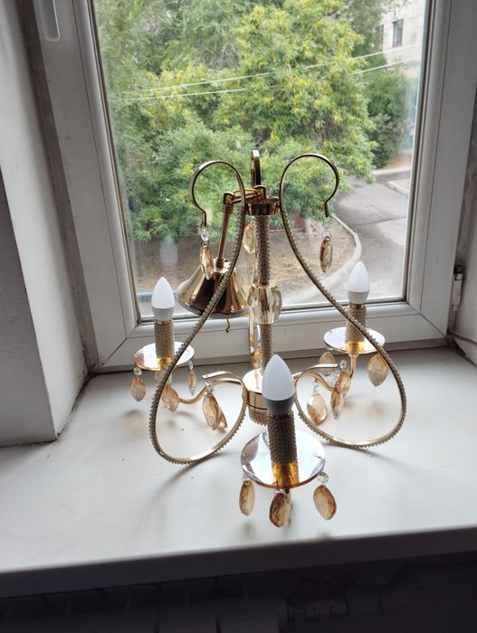 Люстры трёх рожковые