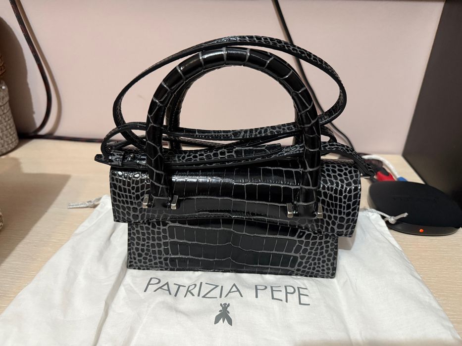 Черна чанта Patrizia Pepe