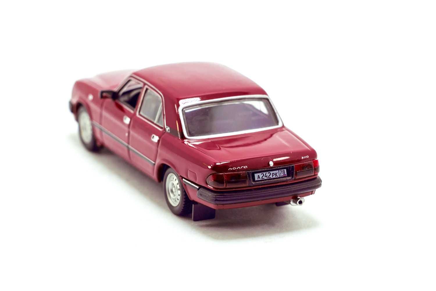 ГАЗ-3110 от фирмы IST models, масштаб 1:43, коллекционая модель.