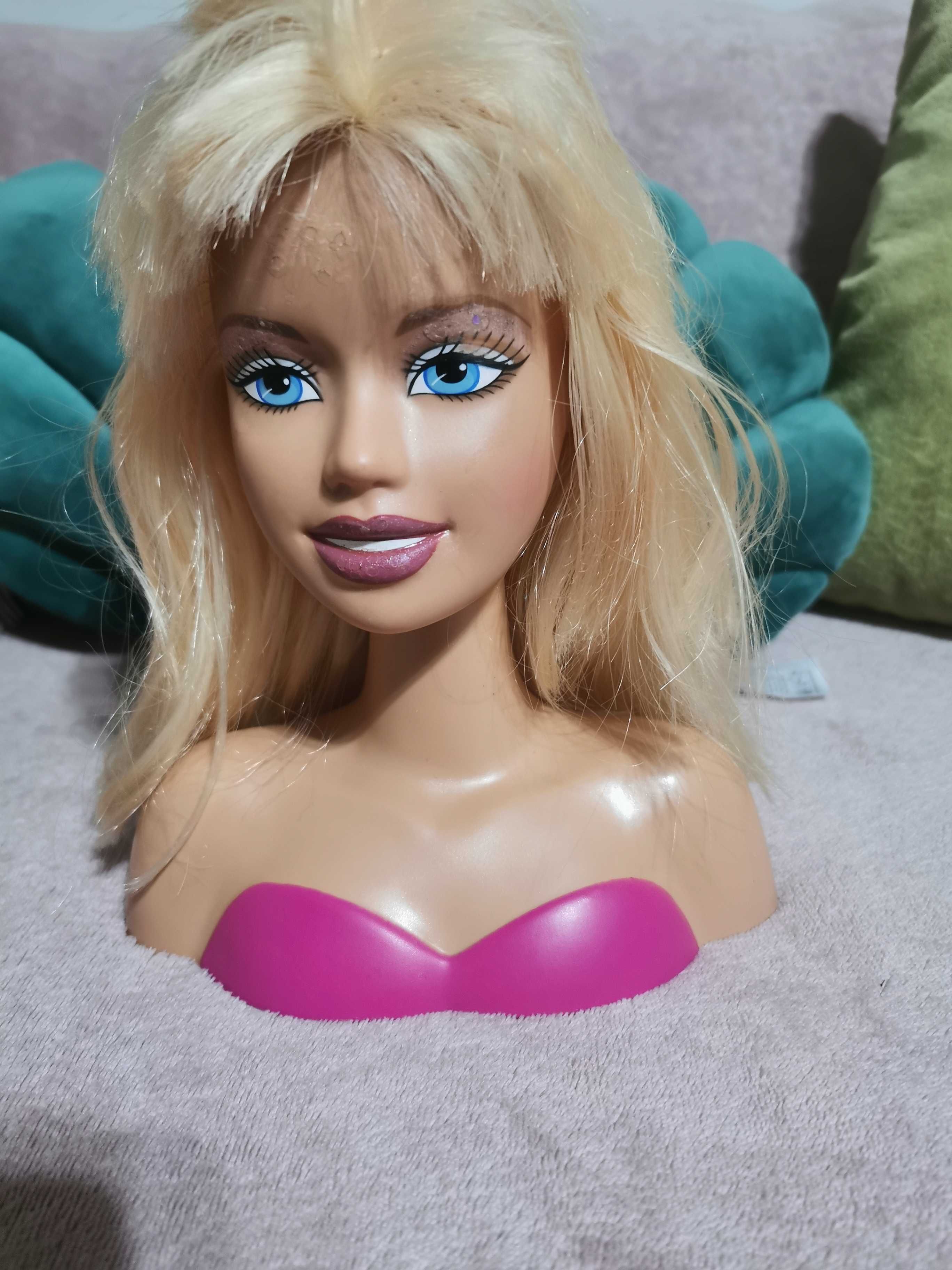 Cap Barbie pentru coafat