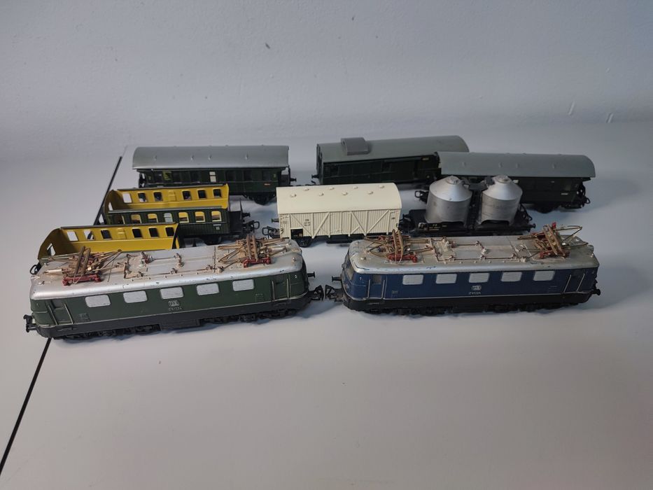 Locomotive trenulet Marklin E41024 vagoane