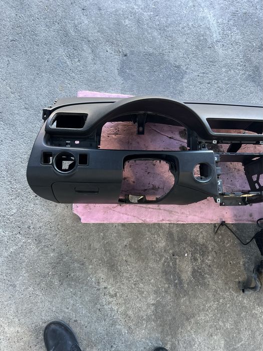 Plansa de bord pt vw passat b6 b7 cc cu airbag pasager si ac NU CLIMA