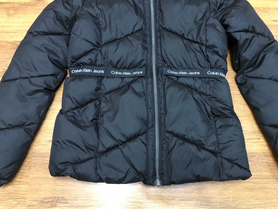 CALVIN KLEIN  зимно яке  16 год.
