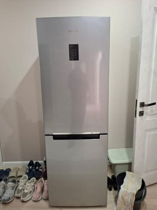 Срочно продам холодильник самсунг