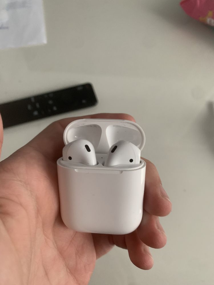 Vand casti originale air pods 2