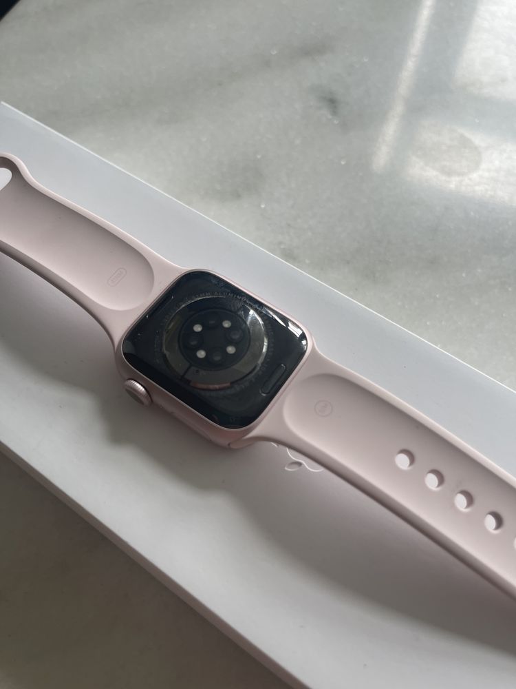 Apple Watch 9 41mm Pink Aluminium Case