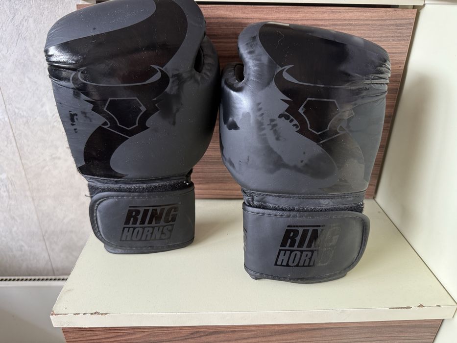 Боксови ръкавици Ring Horns – размер 12 oz