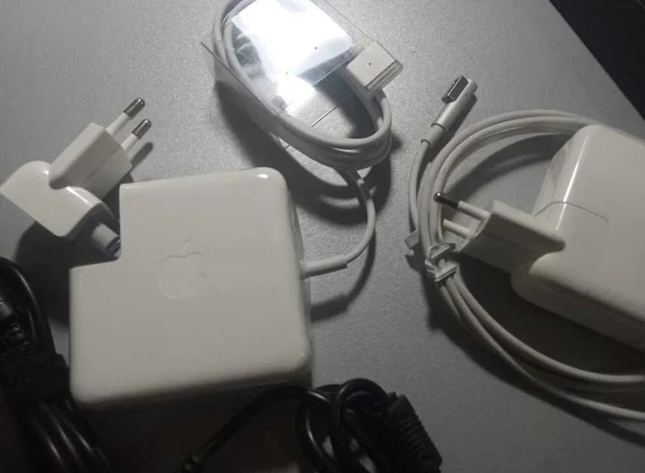 на MacBook 85W - зарядка, блок питания 85 ватт и другие
