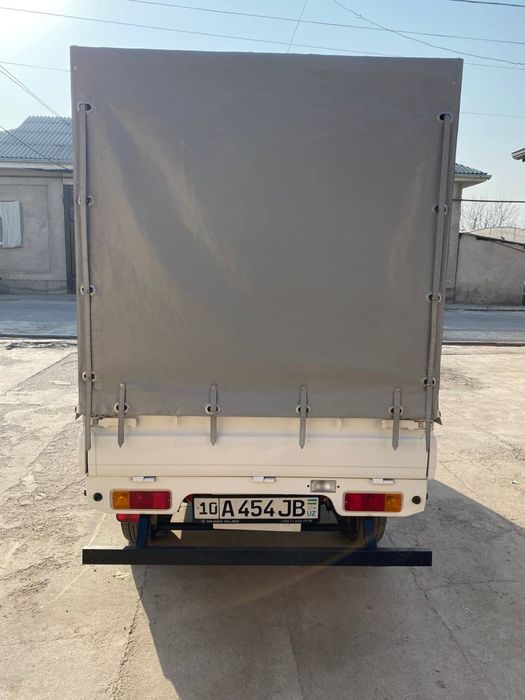 Moshina sveji bemalol tel qlurasla bekorcila voht olishgamas