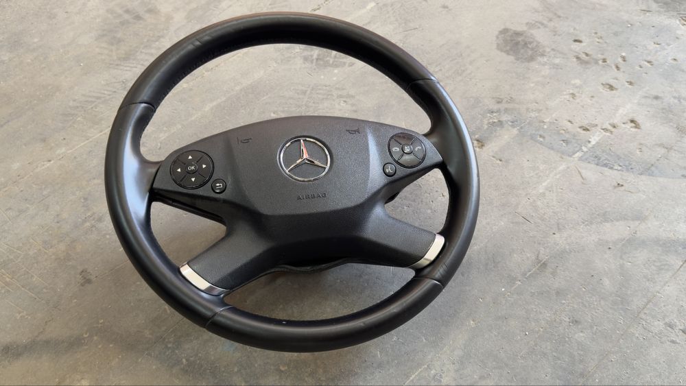Mercedes W212 волан