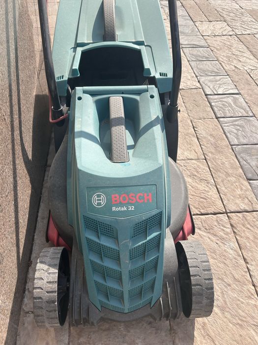 Газонокосилка колесная электрическая Bosch Rotak 32