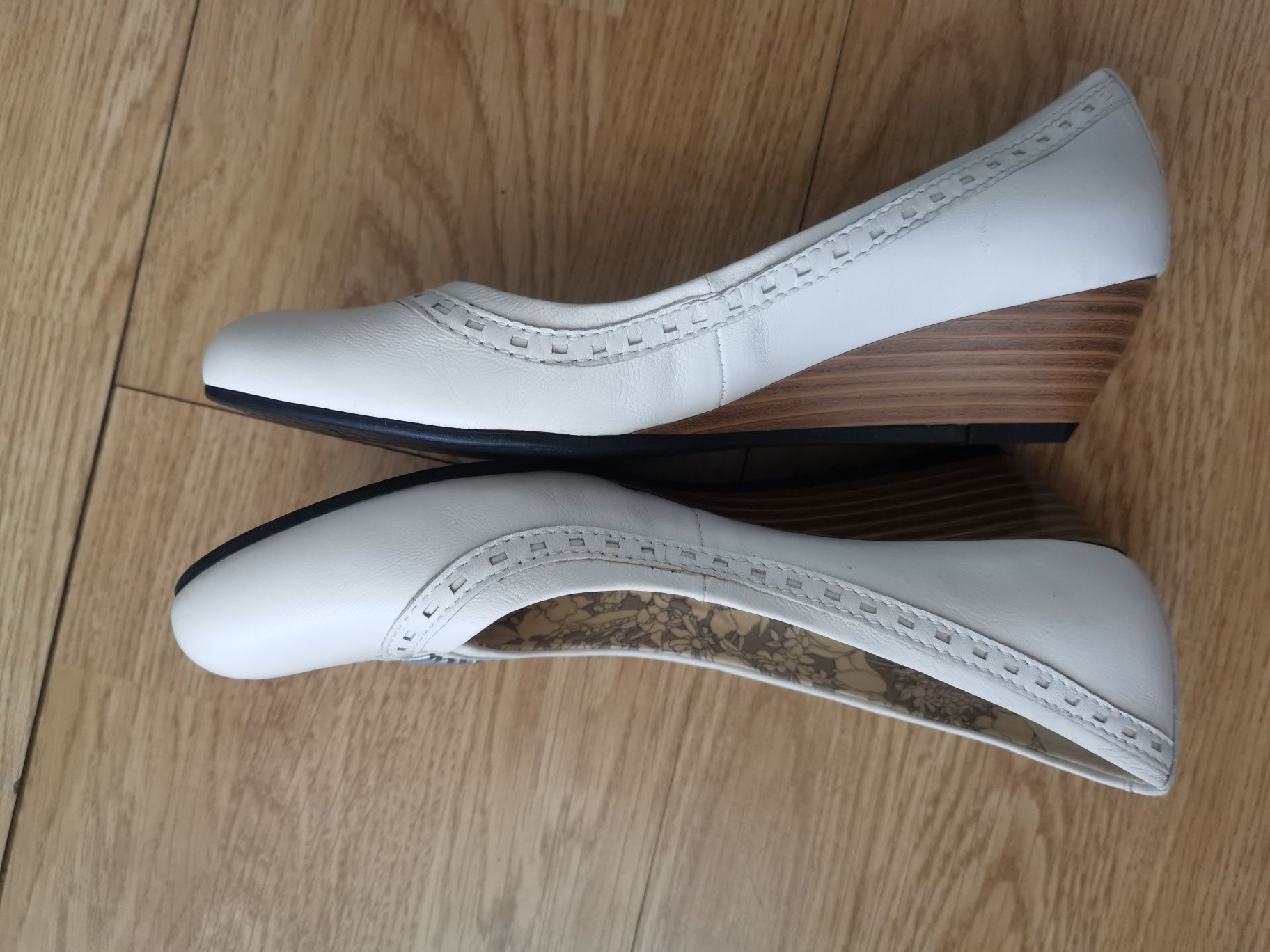 Нови! Vagabond дамски летни обувки с ток,  естествена кожа, EU 36