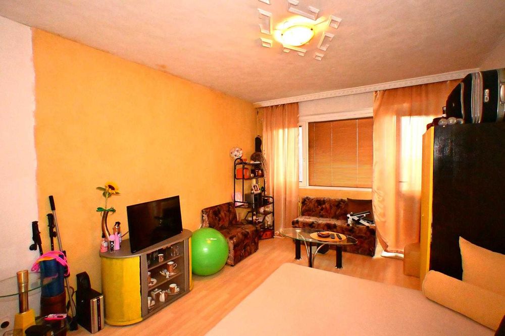 Продава се Тристаен апартамент в Перник, Изток - 88 кв.м за 1478 €/кв.м - Снимка #4