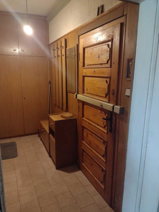 Продавам двустаен панел