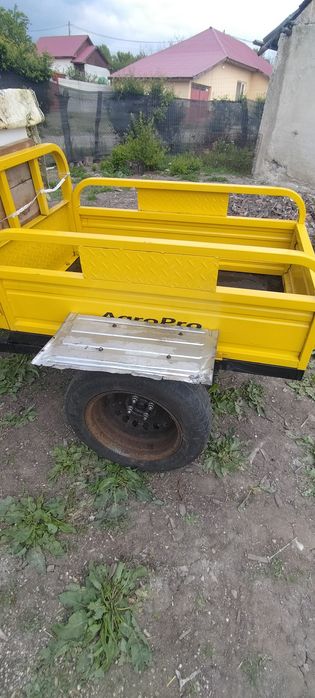 Vând/Schimb Motocultor 16 cp cu remorca și accesorii nu trimit in tara