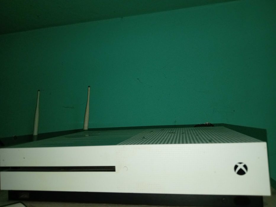 Xbox One S + Controller Xbox Series X + 7 Jocuri Originale